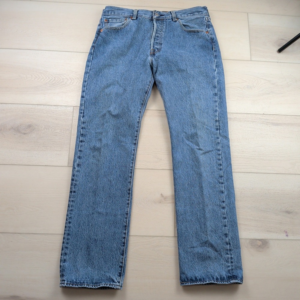 Levi 501 Original Fit Jeans Mens 34x32 Medium Wash Blue Button Fly Straight Leg